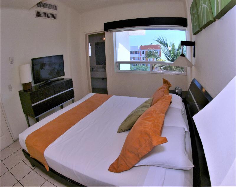 Camino Real Manzanillo Hotell Exteriör bild